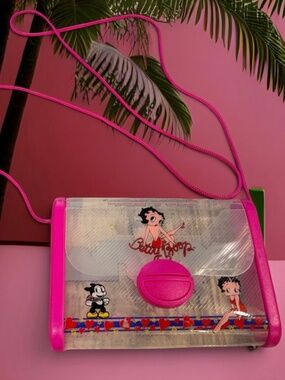 Betty Boop Hard Shell Detailed Grafics Trinket Handbag